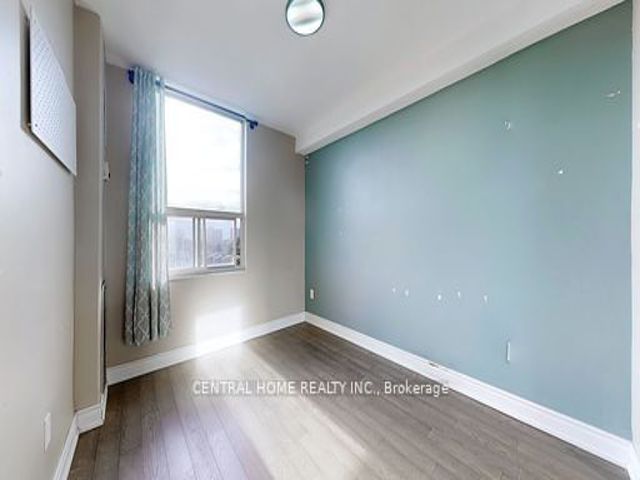 715 - 5 Shady Golfway
