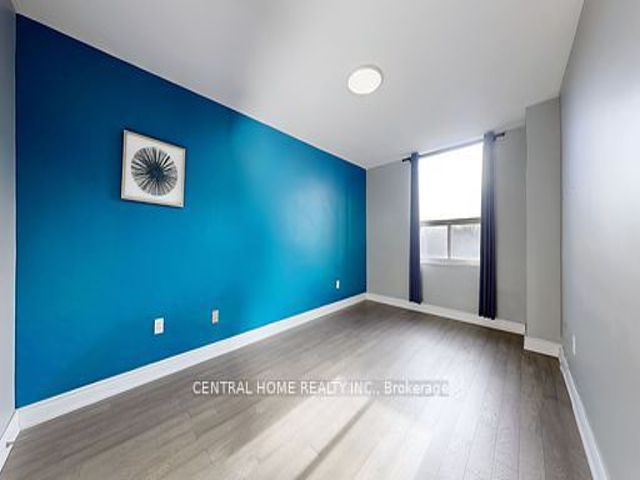 715 - 5 Shady Golfway