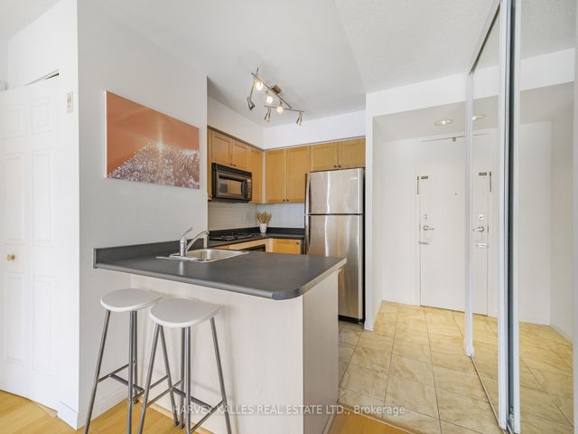 1009 - 311 Richmond St E