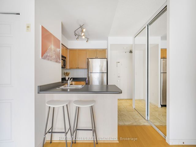 1009 - 311 Richmond St E