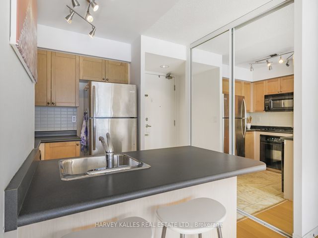 1009 - 311 Richmond St E