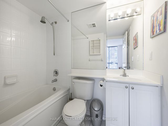 1009 - 311 Richmond St E