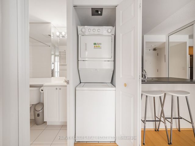 1009 - 311 Richmond St E