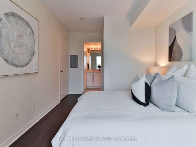 613 - 219 Fort York Blvd