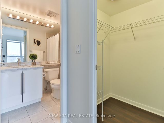 613 - 219 Fort York Blvd