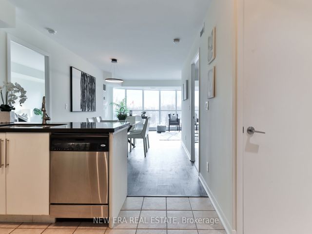 613 - 219 Fort York Blvd