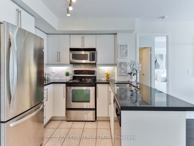 613 - 219 Fort York Blvd