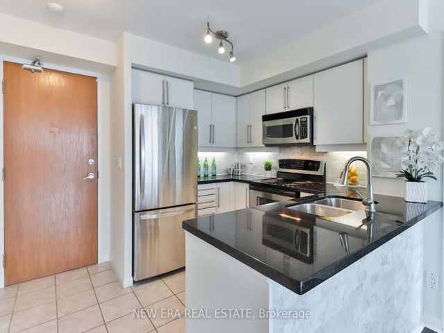 613 - 219 Fort York Blvd