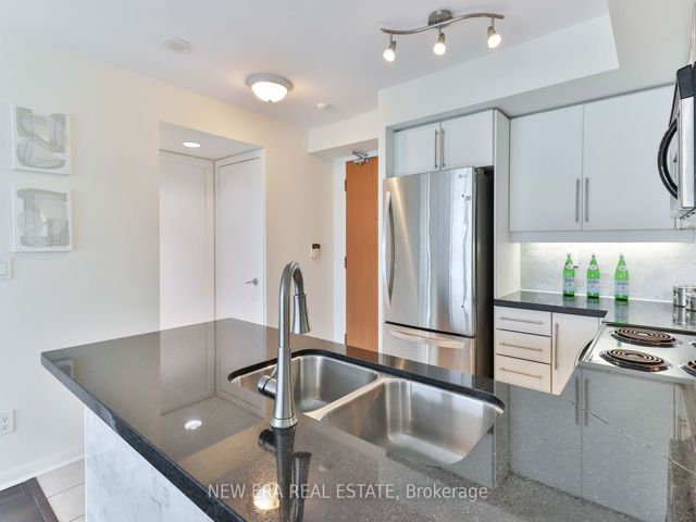 613 - 219 Fort York Blvd