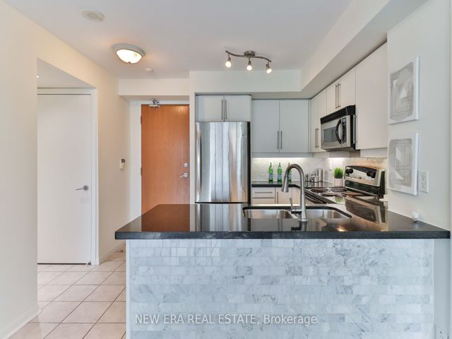613 - 219 Fort York Blvd