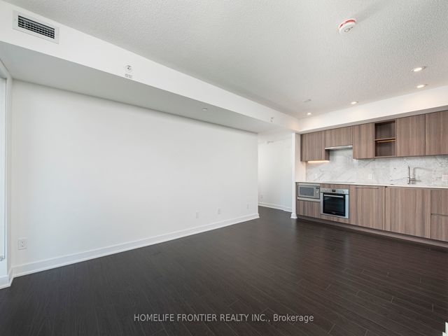 1103 - 19 Bathurst St