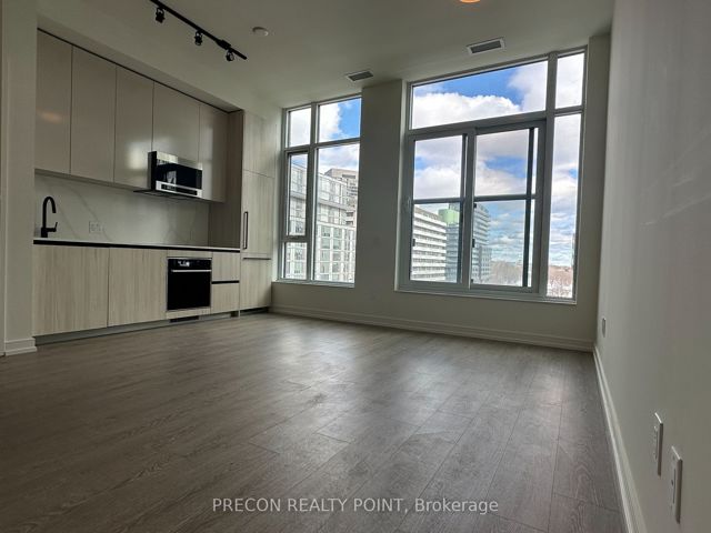 606 - 425 Front St E