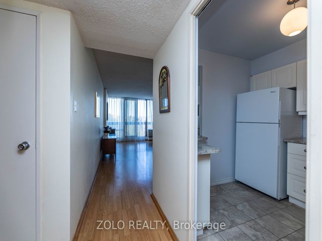 516 - 20 Fashion Roseway