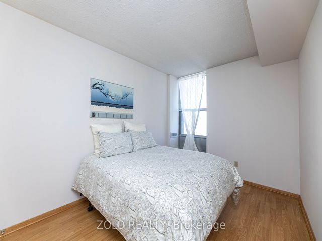516 - 20 Fashion Roseway