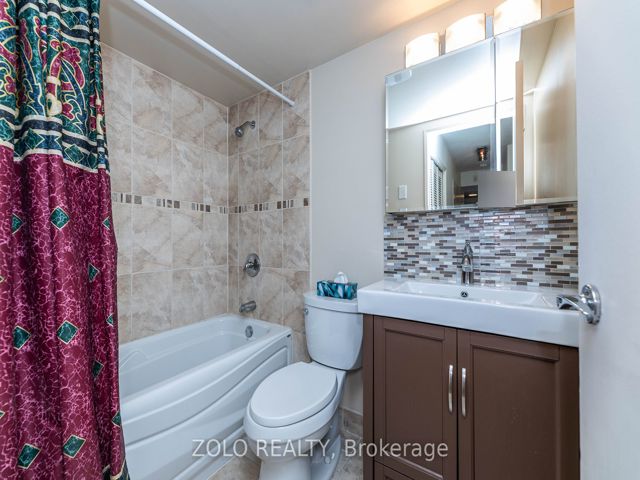 516 - 20 Fashion Roseway