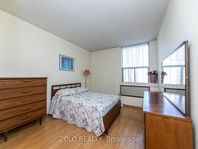 516 - 20 Fashion Roseway