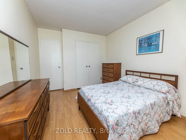 516 - 20 Fashion Roseway