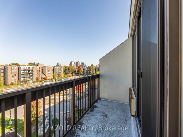 516 - 20 Fashion Roseway