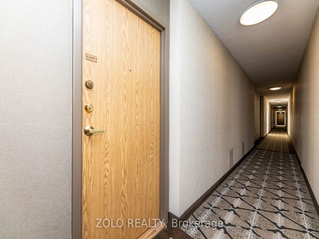 516 - 20 Fashion Roseway