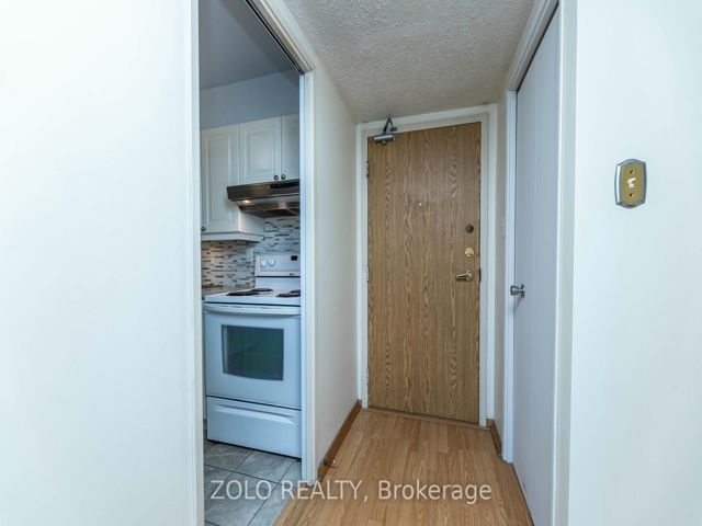 516 - 20 Fashion Roseway