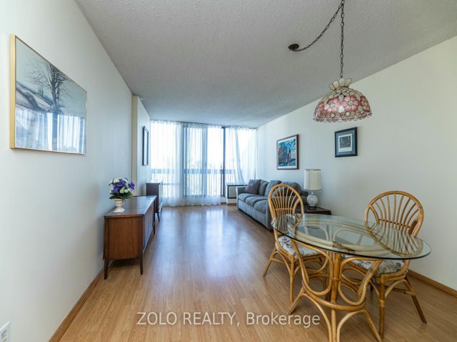 516 - 20 Fashion Roseway