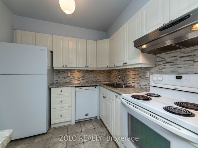 516 - 20 Fashion Roseway