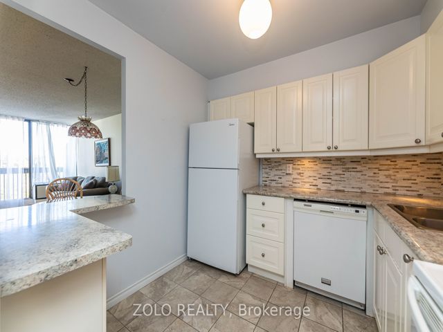 516 - 20 Fashion Roseway
