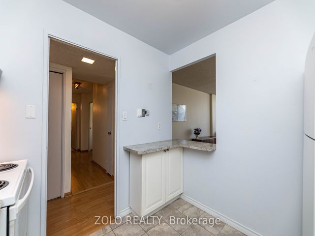 516 - 20 Fashion Roseway