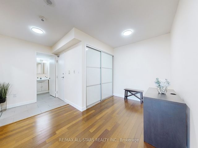 4211 - 15 Fort York Blvd
