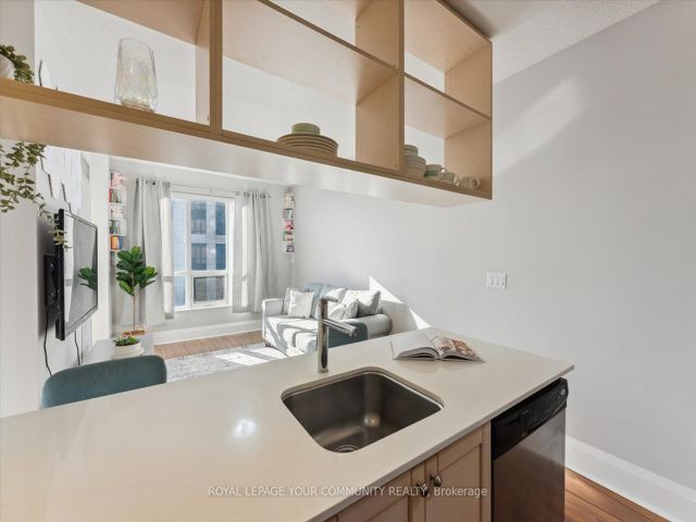 614 - 100 Harrison Garden Blvd