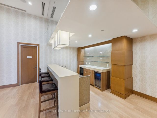 614 - 100 Harrison Garden Blvd