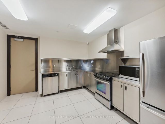 614 - 100 Harrison Garden Blvd