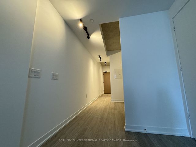 507 - 195 McCaul St