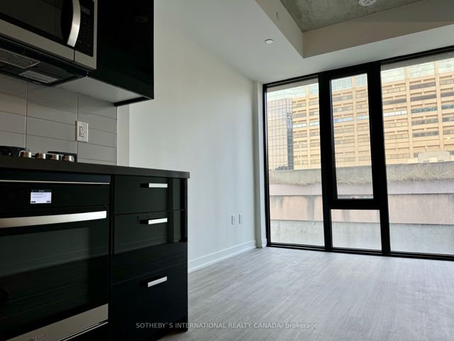507 - 195 McCaul St