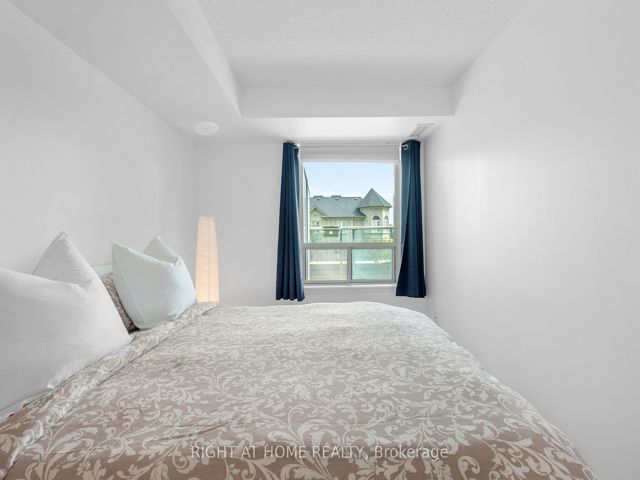 209 - 16 Harrison Garden Blvd