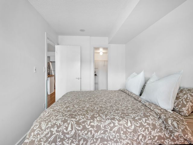 209 - 16 Harrison Garden Blvd