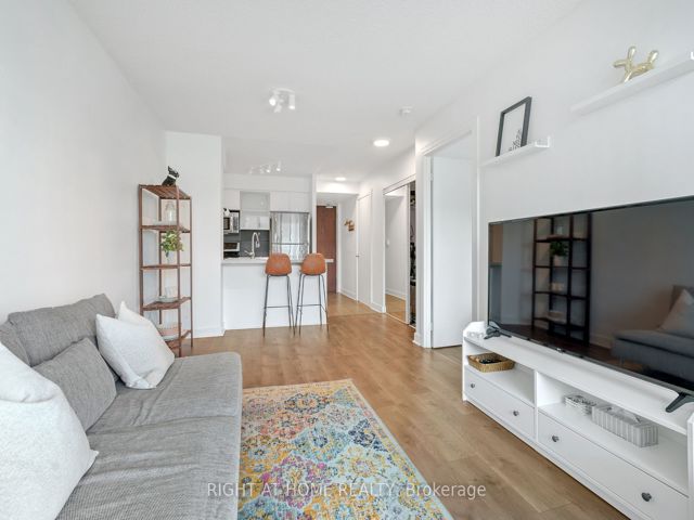 209 - 16 Harrison Garden Blvd