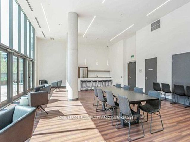 1301 - 120 Varna Dr