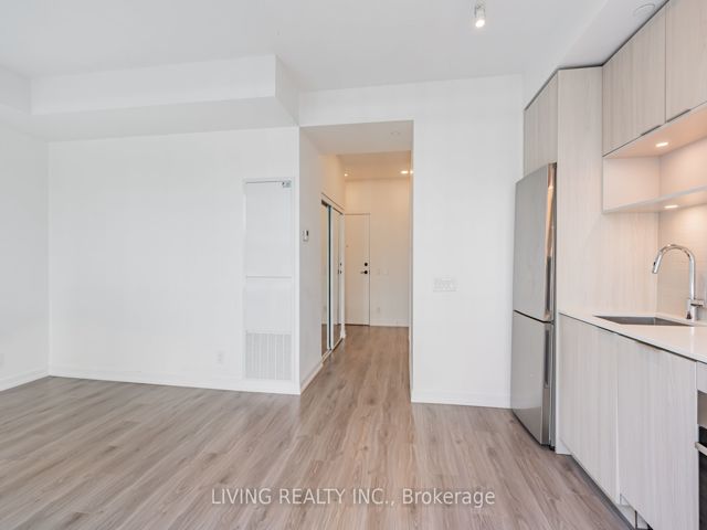 510 - 20 Tubman Ave