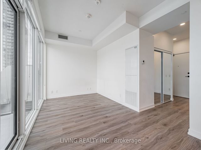 510 - 20 Tubman Ave