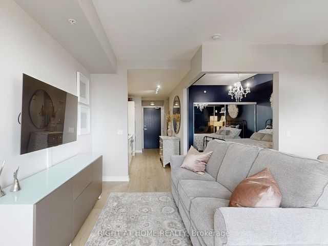 418 - 23 Glebe Rd W