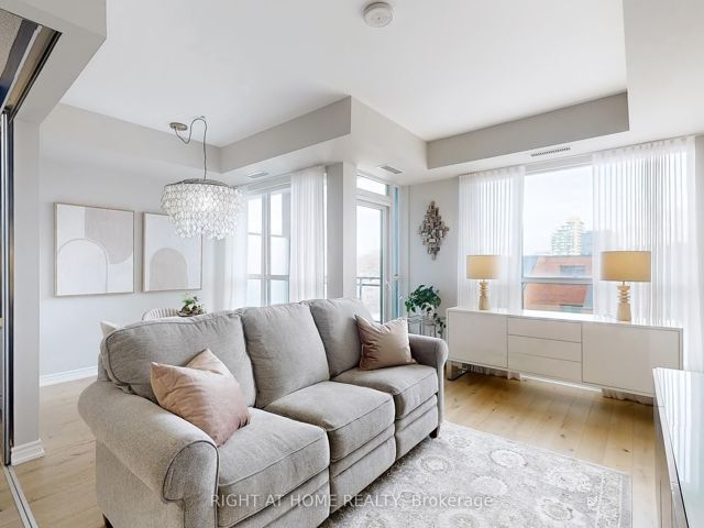 418 - 23 Glebe Rd W