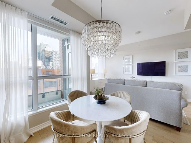 418 - 23 Glebe Rd W