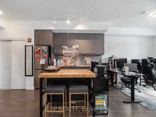 402 - 36 Forest Manor Rd