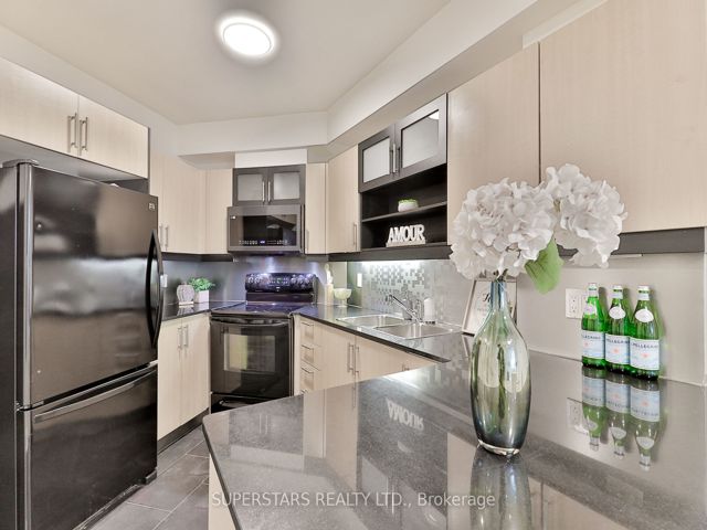 M02 - 350 Wellington St W