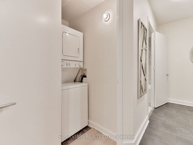 M02 - 350 Wellington St W