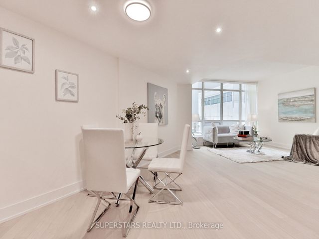 M02 - 350 Wellington St W