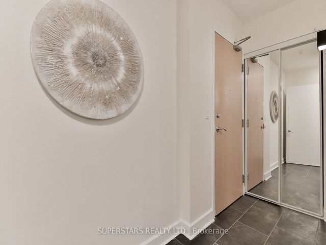 M02 - 350 Wellington St W