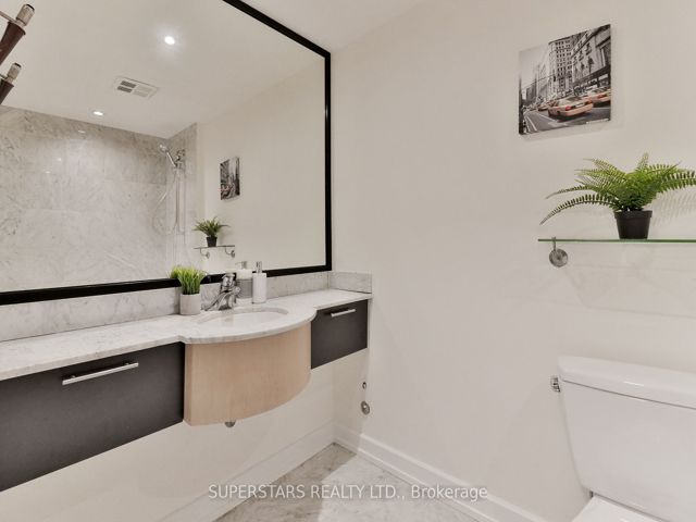 M02 - 350 Wellington St W