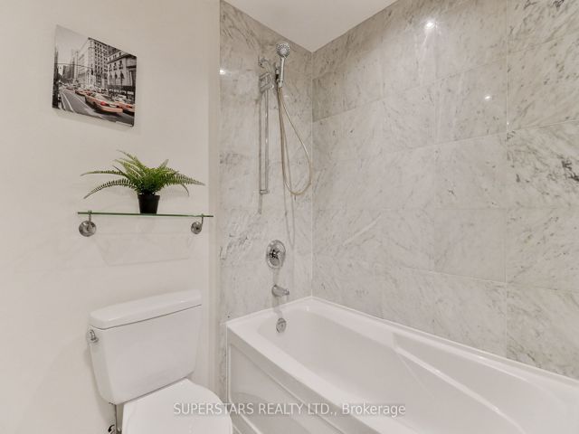 M02 - 350 Wellington St W